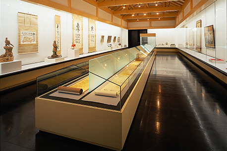 橿原神宮宝物館